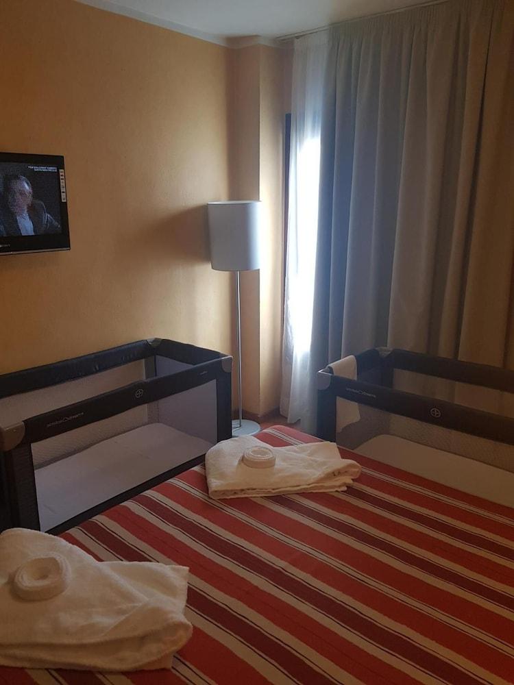 Apartamentos Parot Quality Santa Eularia des Riu Eksteriør billede